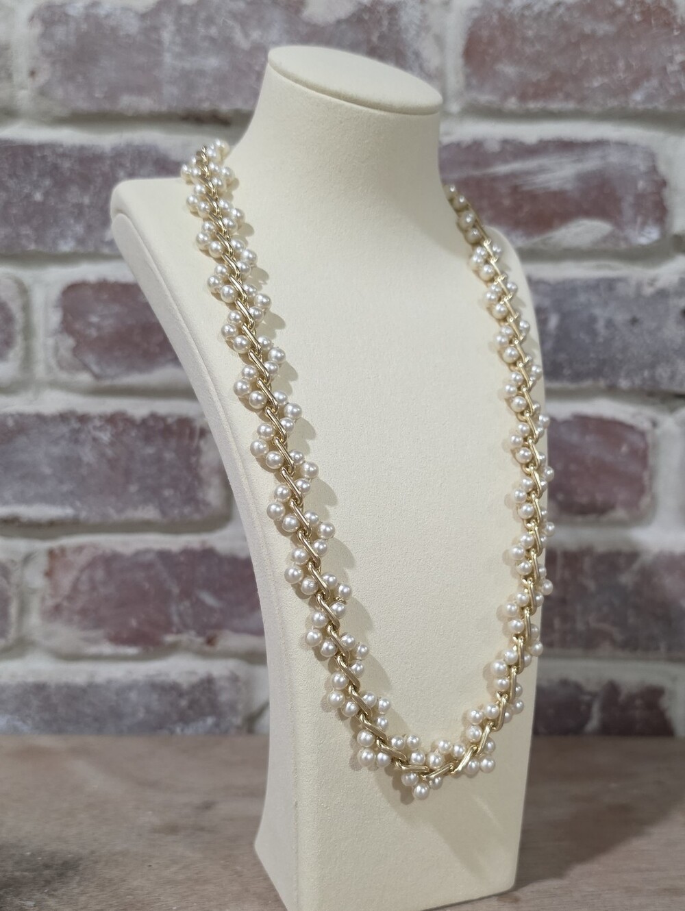 Vintage Gold-tone Chain Faux Pearl Clusters Necklace